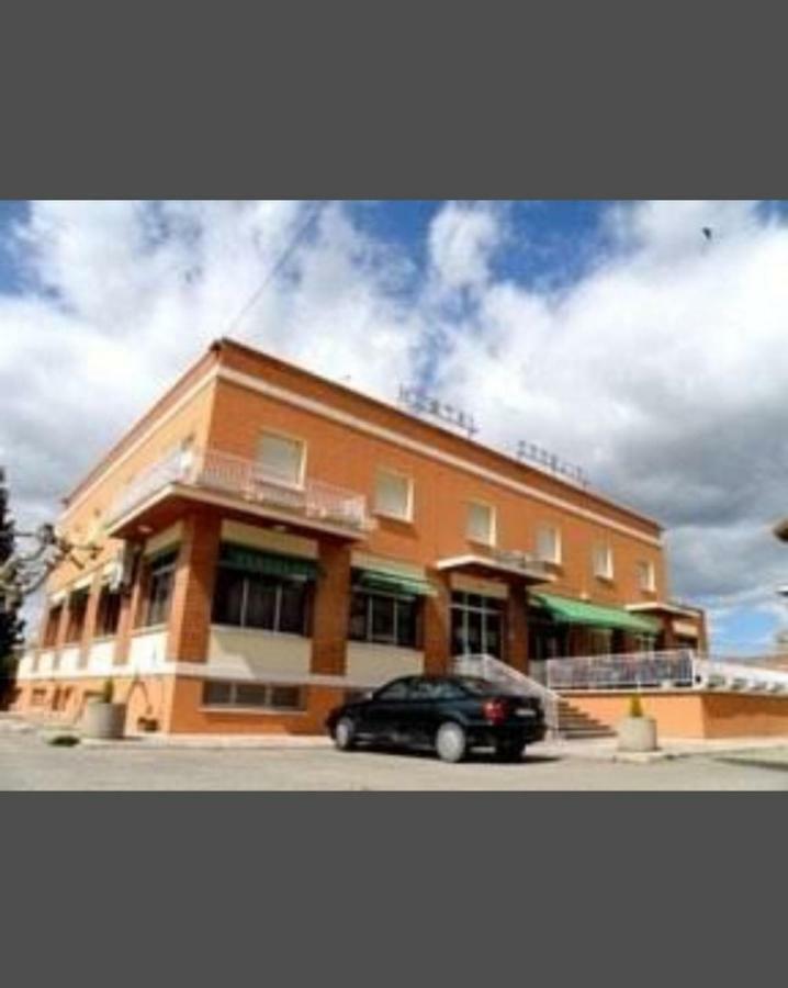 Hostal Ezequiel Los Arcos Exterior foto